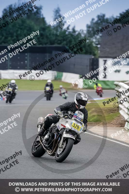 Vintage motorcycle club;eventdigitalimages;mallory park;mallory park trackday photographs;no limits trackdays;peter wileman photography;trackday digital images;trackday photos;vmcc festival 1000 bikes photographs